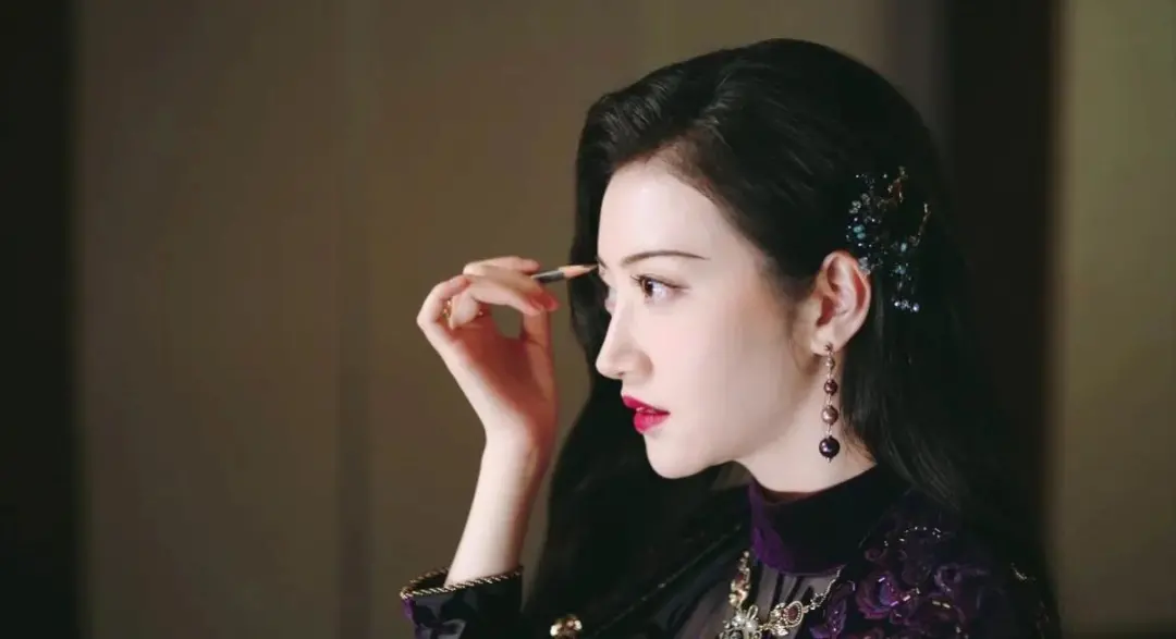 司藤|好看又“浮夸”的《司藤》风，是如今的潮流趋势