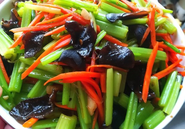 高血压|?血管好友已找到,不是芹菜木耳,医生:若你爱吃,血管平滑如玉