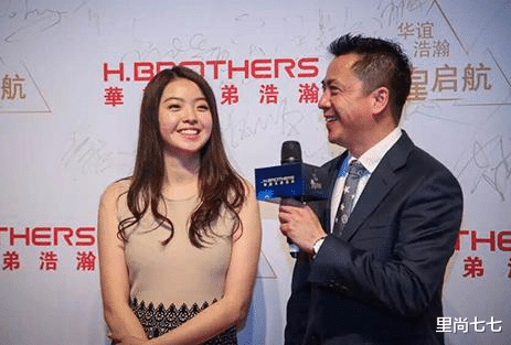 王文也|王中磊一家被偶遇，王文也生图暴露身材短板，娇妻侧脸五官扁平