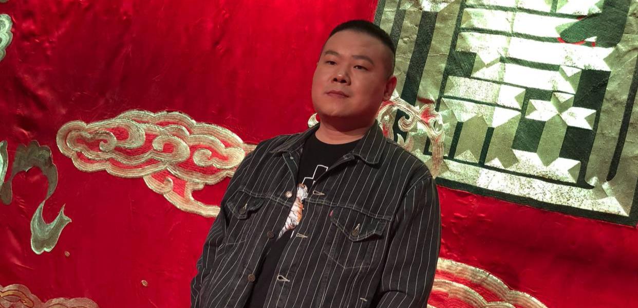 岳云鹏|岳云鹏怀念父亲时，评论区为他送上暖心评论，这就是德云女孩默契