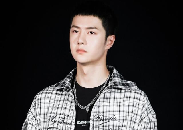 王一博|好惊喜！王一博敢想敢博，主动回应发型问题，真实不做作！