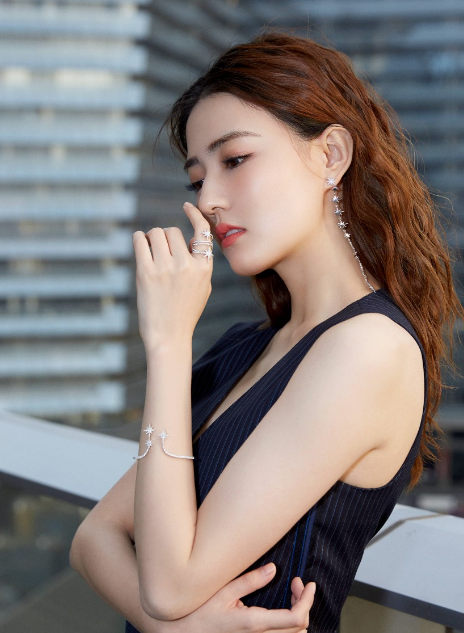 徐璐|和张铭恩分手后徐璐开挂？当初嫌弃她脸大，今美到认不出