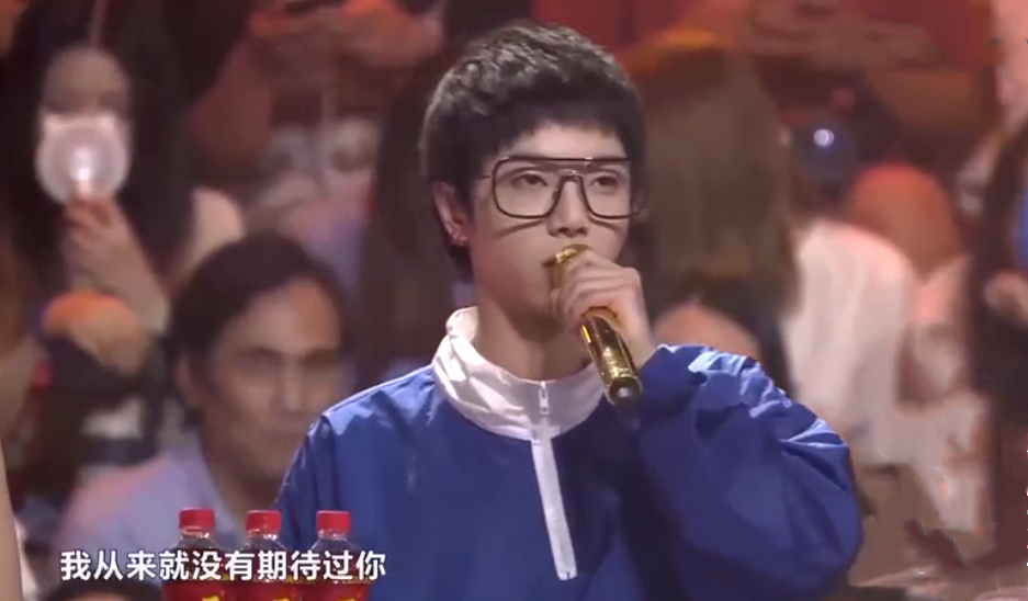 张艺兴|黄磊犀利点评张艺兴歌曲,我又想到了当年华晨宇对毛不易的点评