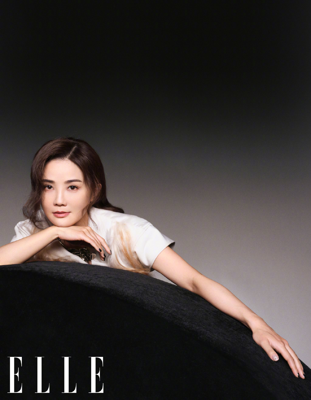 容祖儿|容祖儿Twins霍汶希拍大片，优雅自信从容，大湾区四姐妹友谊尽显