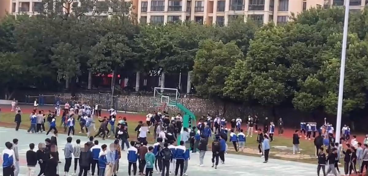 吴洪娜聊说育儿|技工学校学生打群架引热议：这类学校为何要存在？