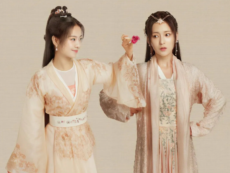 上错花轿嫁对郎|《上错花轿嫁对郎》被翻拍，双女主毫无辨识度，定妆照看着像丫鬟