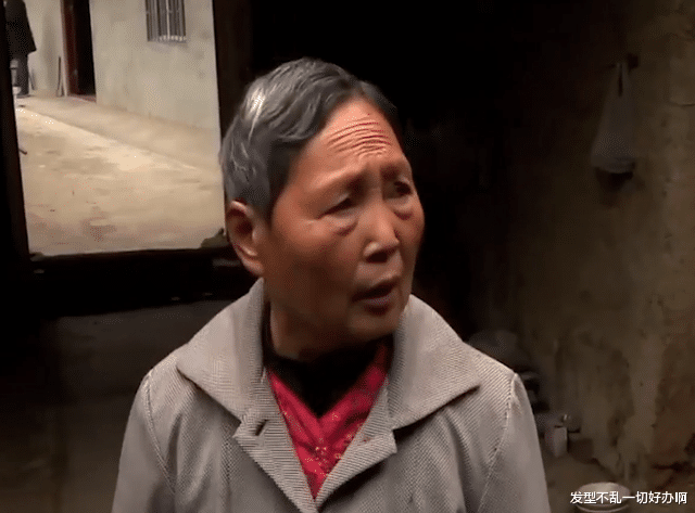 老汉年轻时抛妻弃子和小三过,患病后求原谅,儿子:骨灰都给洒了
