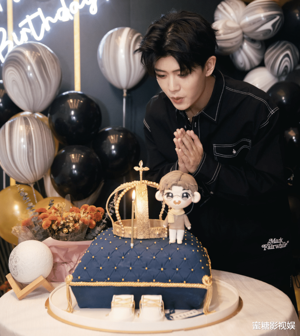 任嘉伦|任嘉伦煞疯了!新专辑10秒卖出50万张,半个娱乐圈帮他庆生宣传!