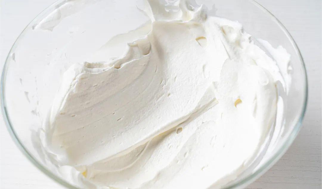 茶苏苏烘焙日记|一口气测评10款淡奶油!抹面、做馅该用啥,看完这篇全知道!