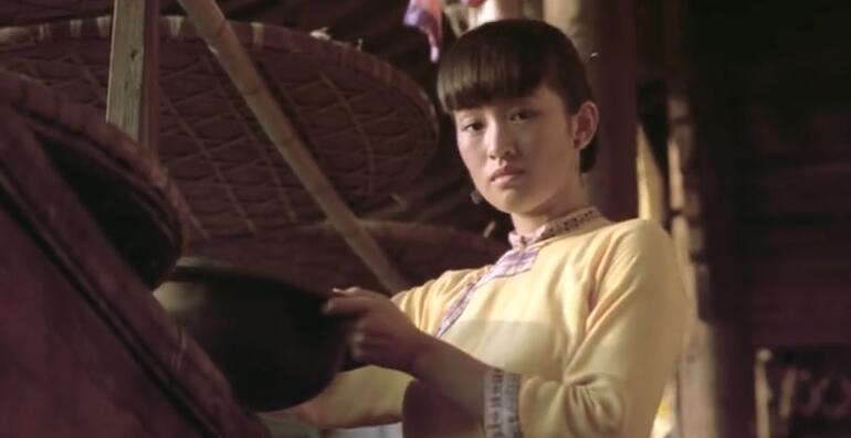 陈红|11位变胖的女星个个脸圆脖子粗，贾玲早年让人意外，陈红是真美人