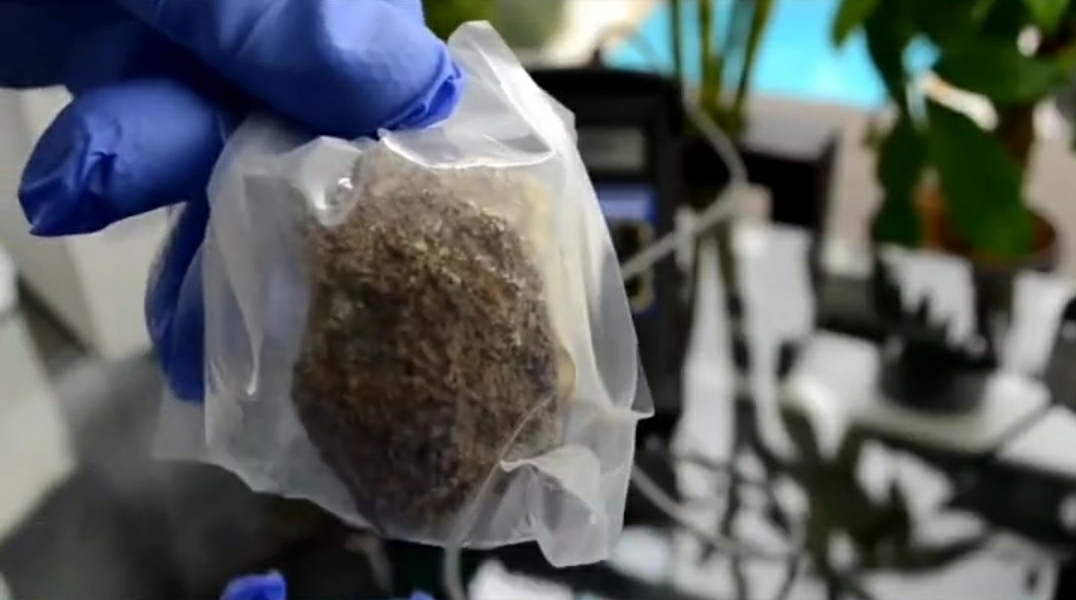 月球 如果你一口气吃下一块铀将会发生什么？