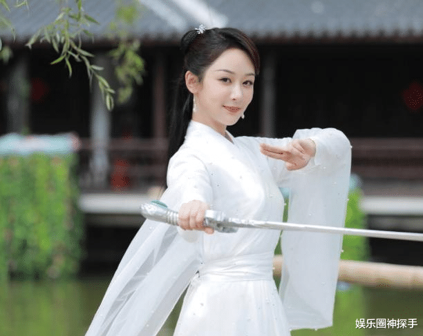 罗云熙|177cm的罗云熙和176cm的任嘉伦，他们因这一共同点惹争议？