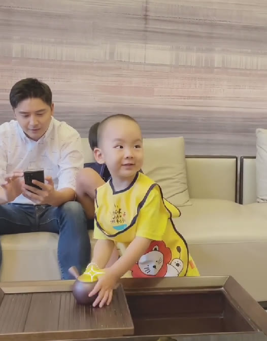 林嘉绮|叶一茜被疑生三胎？小儿子意外出镜，长相被指不像田亮