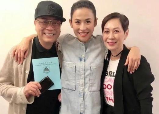 胡小小乖|他被豪门千金反追4年，如今结婚25年，仍然不着急生儿育女