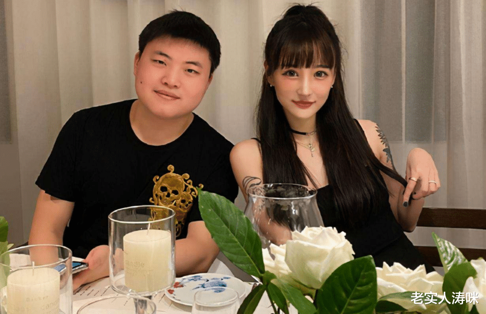 Uzi|“UZI换电竞椅暗示复出”！却被剧组气到沉默：惹不起，他们是1个团伙