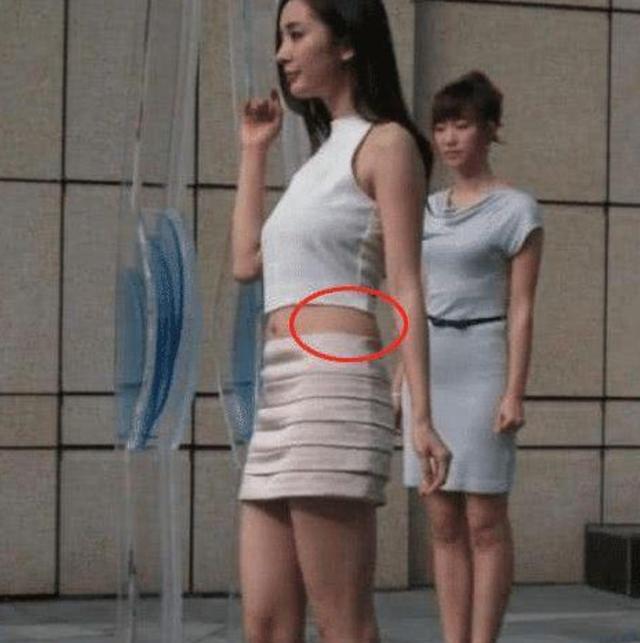 杨幂|杨幂身材有多好？当看到生图下的她，网友：我没眼花吧