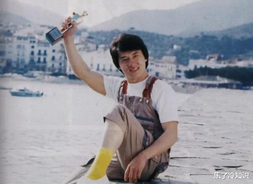 徐璐|没有美颜滤镜的年代，林凤娇曾经有多美？难怪成龙非娶不可