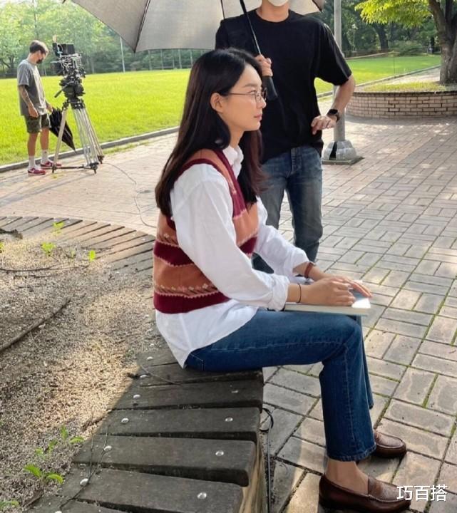 巧百搭 跟着申敏儿新剧学穿搭吧！独属于大女人的可爱，实在是太戳人心了