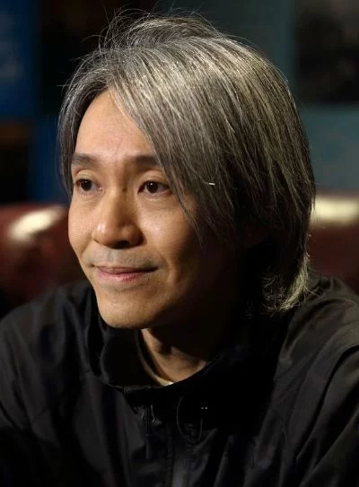 赵本山|59岁的周星驰为何至今不婚？吴孟达：她去世后，他开始白头！