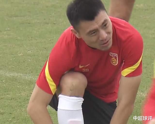 中超|32岁“李铁弃将”中超再现神奇1幕：单场78次传球0失误！
