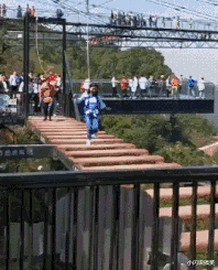 杨钰莹|“马总化腾的女儿又爆出近照，朋友们你们觉得漂亮吗？”