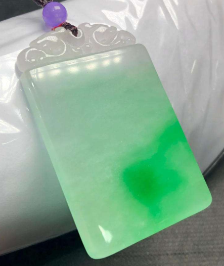 翡翠|翡翠平安无事牌的寓意是什么?