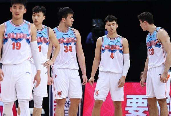 新疆男篮|新疆男篮捡到宝！19岁场均11+3，命中率61%，未来有望接班王治郅