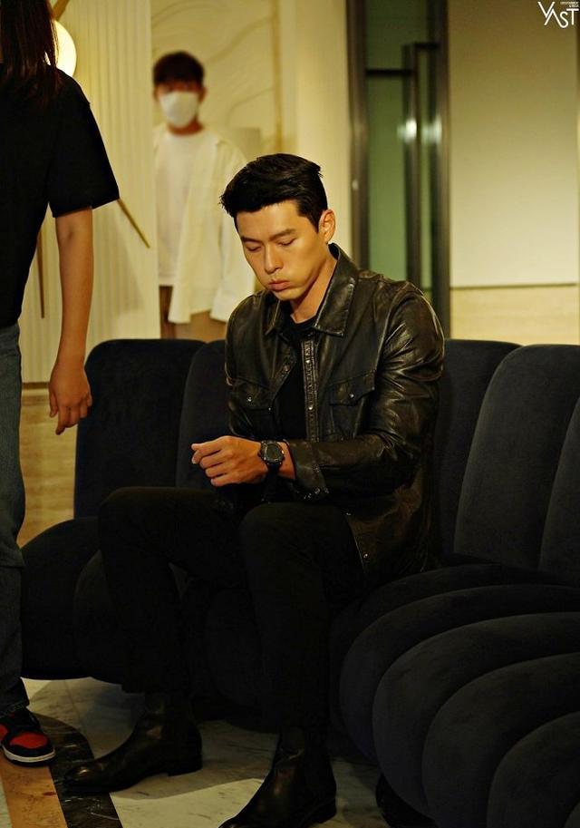 玄彬|玄彬2022年帅照释出！禁欲白西装VS坏坏黑皮衣，人格测验结果公开