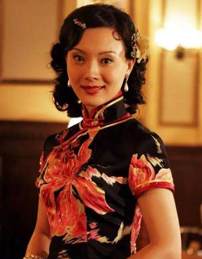 殷桃|42岁凭“少女腰”火上热搜！她这些年是怎么偷偷变美的啊？