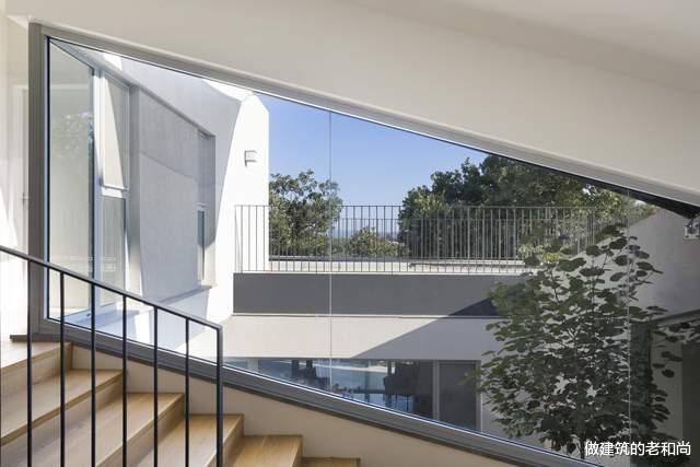 设计师|完全契合于地形的住宅:由低到高、从开放到私密层层递进