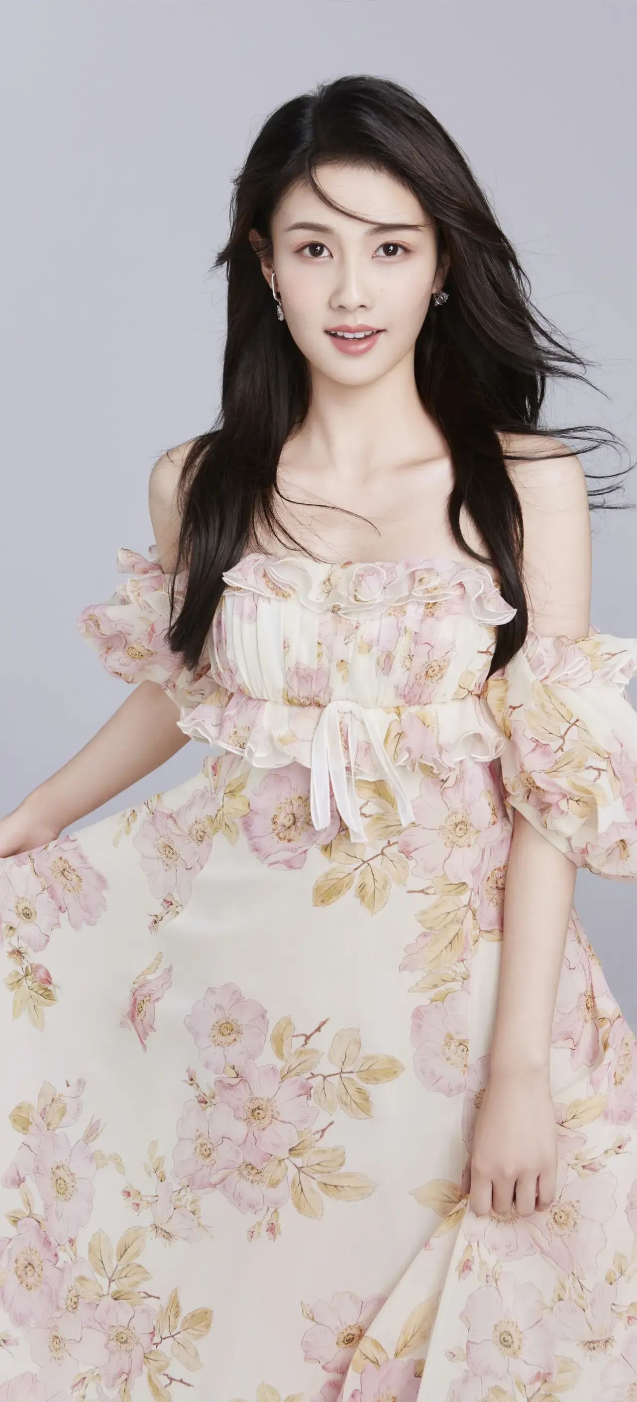 张哲瀚|白鹿，清纯又性感，身材迷人，不知道有人得到她没有