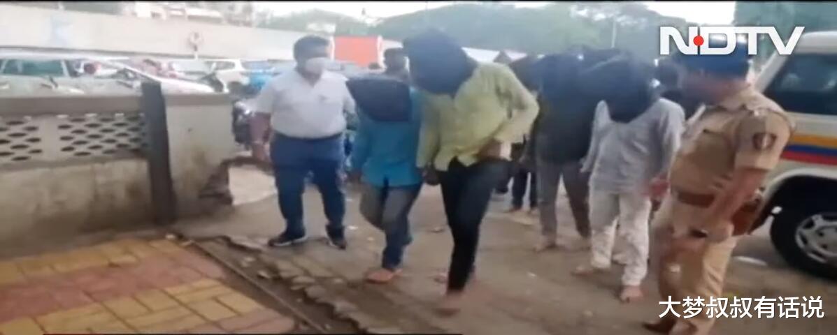 印度 火车站苦等朋友！13岁印度少女被司机掳上车，载去给七男子轮流