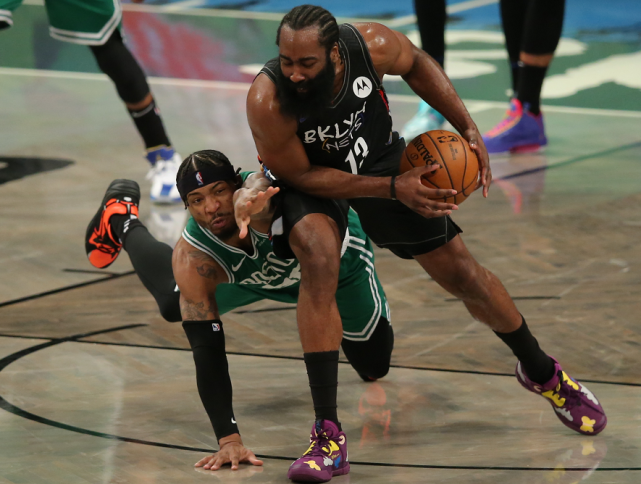 勒布朗·詹姆斯|17記三分轟130分創紀錄！美媒熱議籃網恐怖火力 名記：必進總決賽