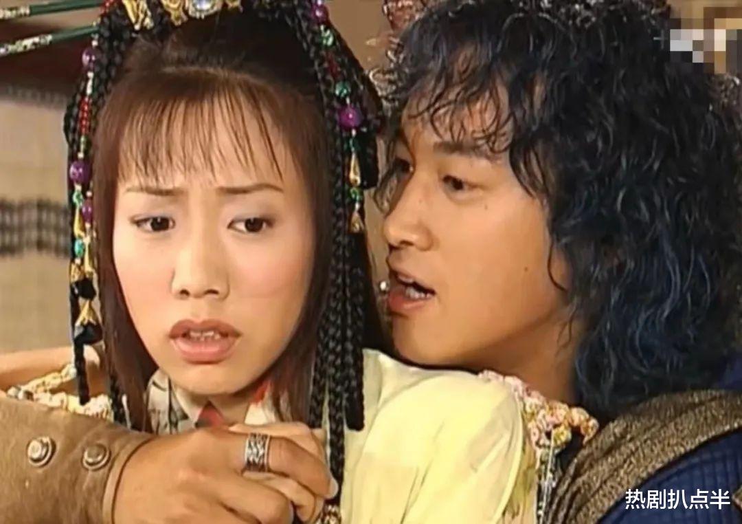 袁姗姗|什么叫一张嘴毁了整张脸？袁姗姗香肠嘴好出戏，颖儿唇歪好别扭