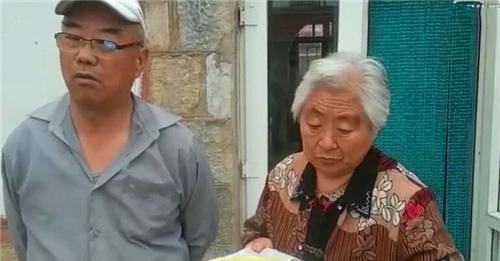 留洋女教授曹茜的“17年不孝史”:简直是“养女不教如养猪”!