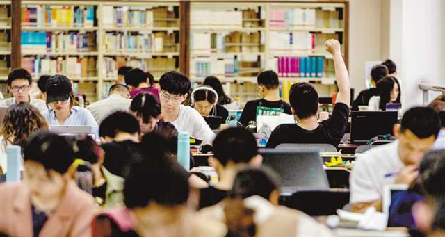 大学|要上985大学？这2科目是关键，班主任：少于120分免谈