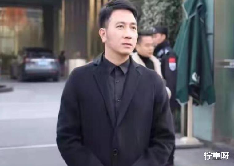 易烊千玺|朱小贞温柔娴静，年轻时有很多男孩追，父亲称做生意比哥哥更厉害