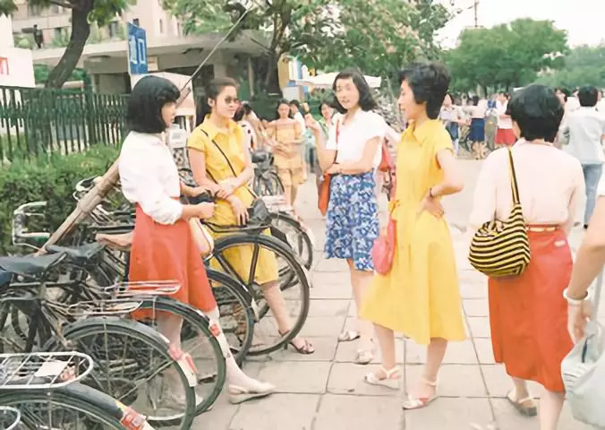 80年代|80年代曾经青春的中国封面女郎，比现在还大胆