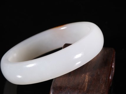 雕刻|和田玉 巧色 扁条 手镯