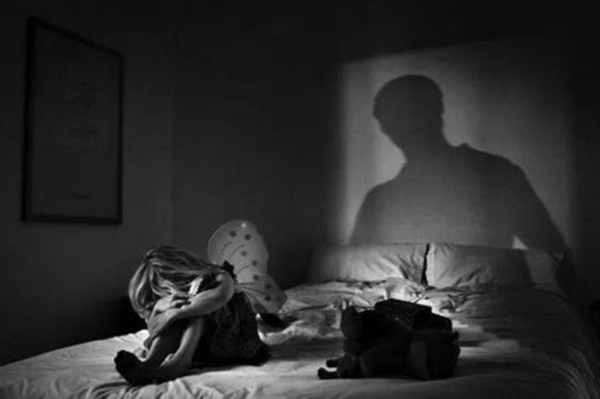 神鸟知讯资讯站 10岁女孩被医院查出怀孕,医生强制上报后,禽兽落网判了12年