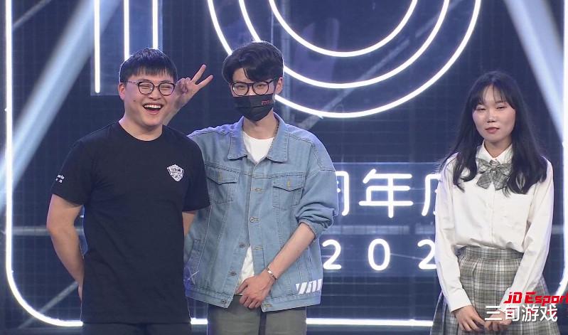 Uzi|Uzi现身京东杯决赛,遭遇不公平对待,SOLO赛以一敌二惜败对手!