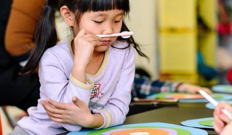 学霸|父母什么职业容易培养出学霸，工薪阶层成垫底，榜首在意料之中