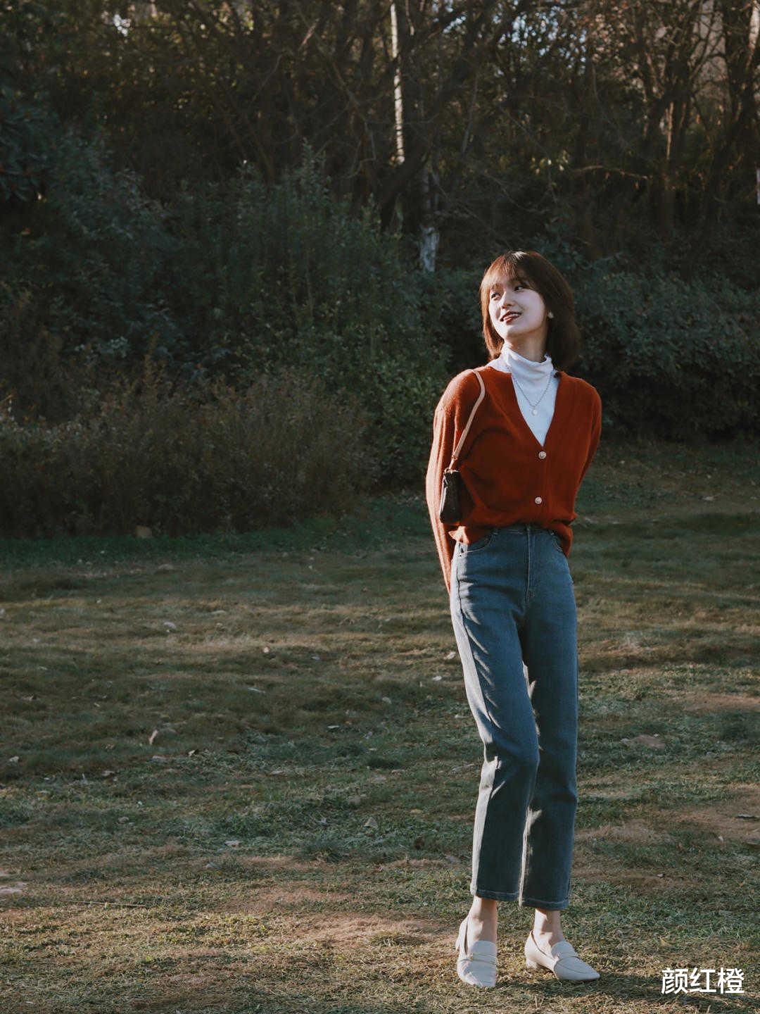 颜红橙|T恤怎么穿才显气质？快看看这三个小技巧，让你美得高级又洋气