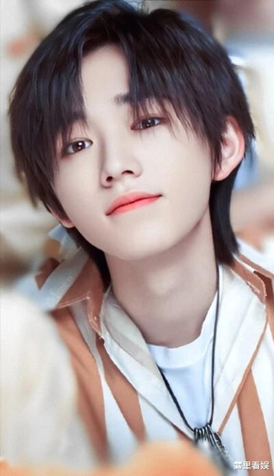 石天|男团偶像表面看似风光，有的人胆子小到不敢独睡，背后的心酸有谁知道