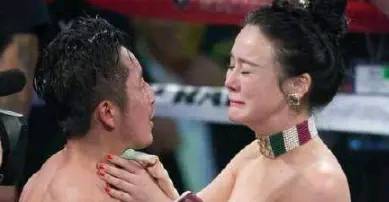 邹市明|都说邹市明的老婆穿着太暴露, 她的美一点不输柳岩