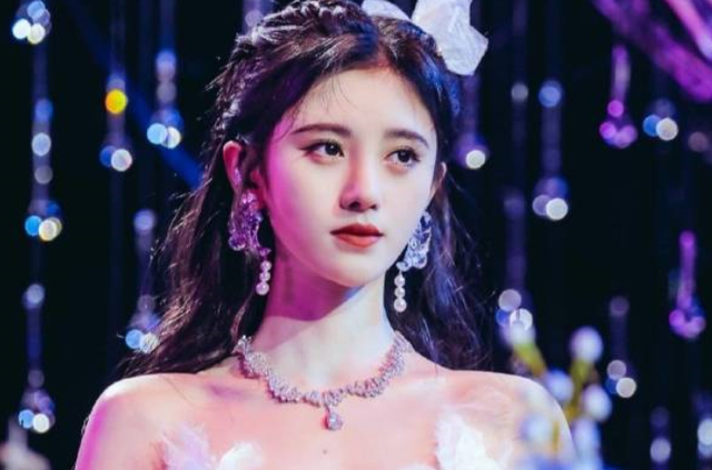 檀健次|《杀破狼》未播，檀健次再曝新剧，看到女主，网友直言：放过哥哥