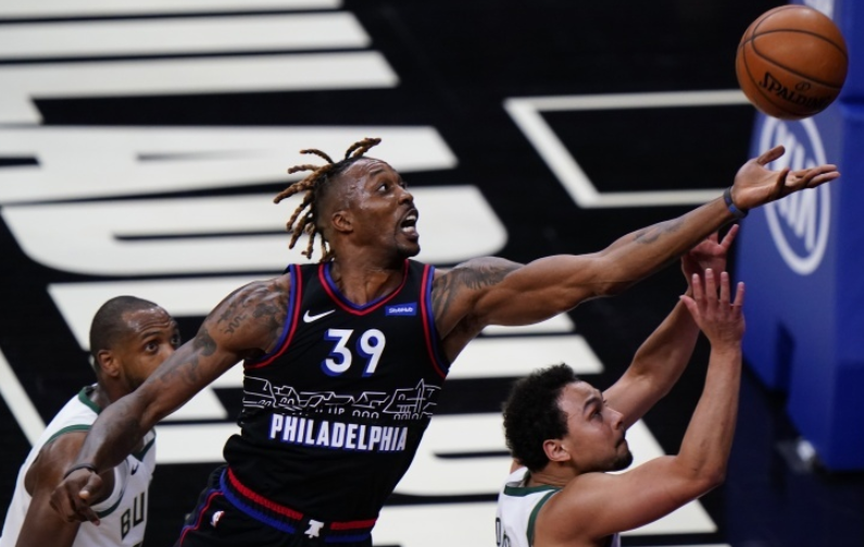 喬爾·恩比德|狂轟8連勝！19分14籃板，霍華德爆發迎里程碑，恩比德帶隊碾壓魚腩