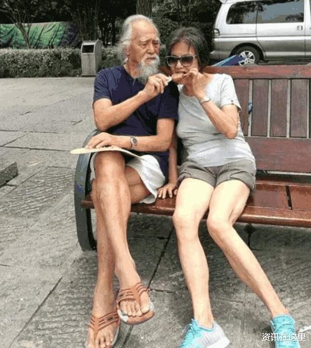 王德顺|84岁王德顺不像同龄人就算了，再看46岁女儿，吃保鲜剂了