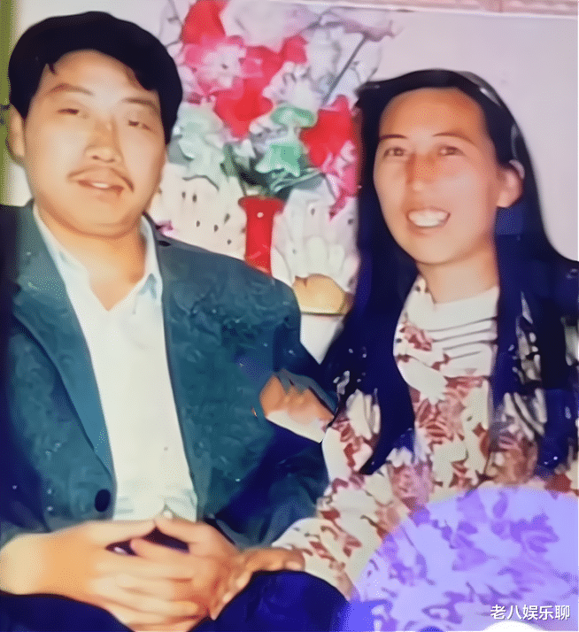 |孙卓“养父”照片曝光？小眼睛八字胡，二女儿更像母亲李春霞