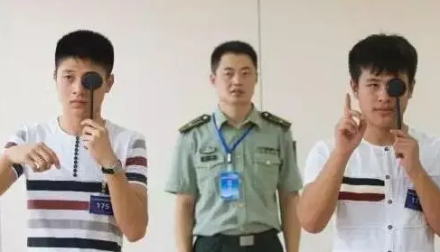 糯妈育儿经|高三去当兵和大一去当兵有区别吗？不仅学历不同，待遇差别也很大